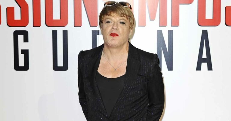 Comedian Eddie Izzard Declares Candidacy for Parliament, Emphasizing Crucial Reforms: "Effective Solutions Over Mere Protest"
