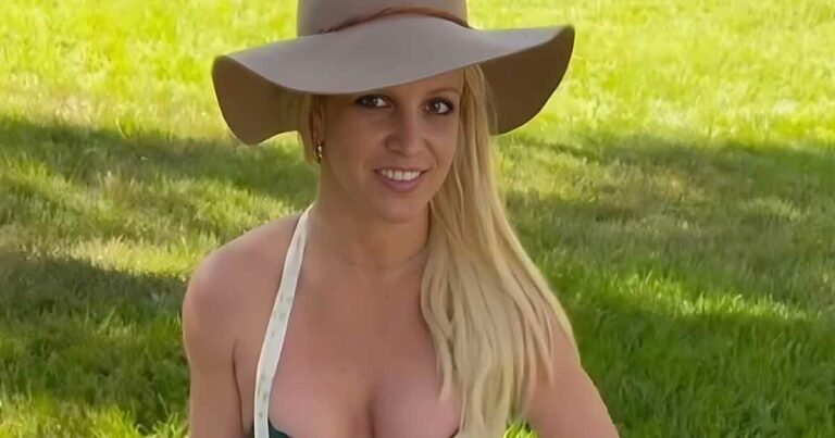 Britney spears declares herself single af following divorce from sam asghari.
