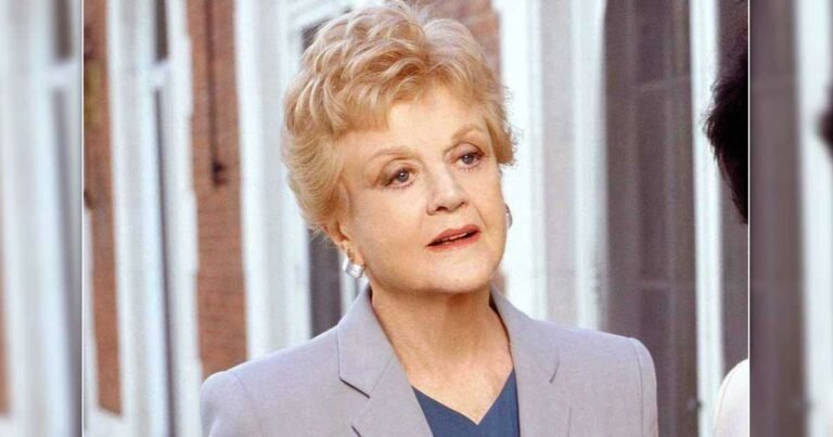 Murder she wrote tv show with dame angela lansbury to be rebooted as a movie full details.
