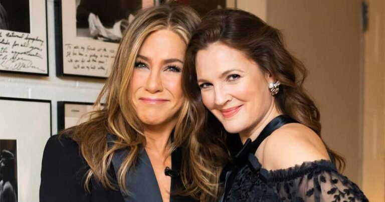 Netizens criticize jennifer aniston for backing drew barrymore in talk show return during hollywood strike accuse her of being suspicious.