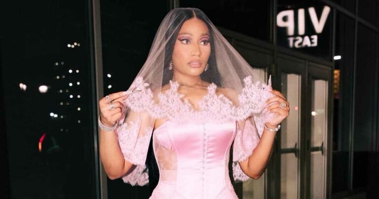 Nicki minajs barbiecore bridal attire major wardrobe malfunction at mtv vmas 2023.