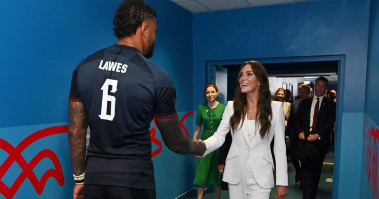 Princess catherine of wales meets rugby players before englands victory over argentina.